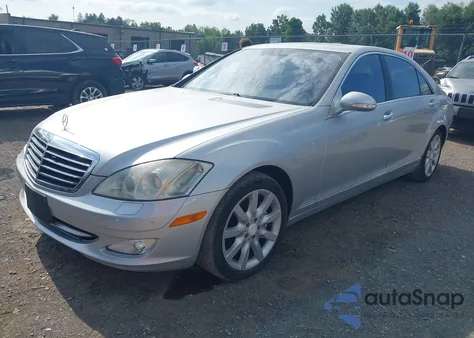 2008 Mercedes-Benz S 550 4Matic z USA, uszkodzony, nr VIN WDDNG86X88A178089